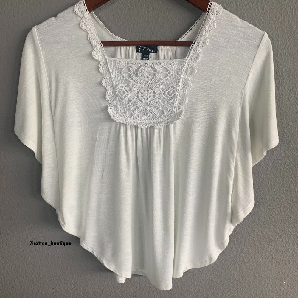 Girl’s Embroidered Short Sleeves Blouse